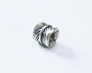 Genuino Pandora Plata Esterlina Hoja Enrollada Pluma Dije 4122235 Retirado - Imagen 1 de 4