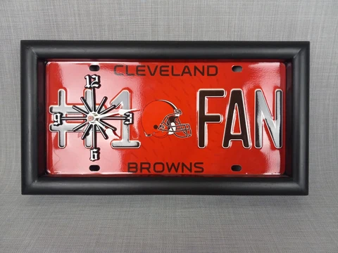 CLEVELAND BROWNS CLOCK # I FAN QUARTZ MOVEMENT Cover