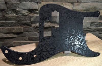 Golpeador de bajos psicodélico negro personalizado 2 P bajo de precisión 13 orificios se adapta a guardabarros Foto 1 de 4