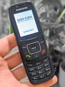 Samsung SGH-C300 Slider (Unlocked) Mobile Phone Excellent Condition - Picture 1 of 10
