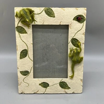 Tree Frogs And Lady Bug Picture Frame 4 X 6 3D Nature Leaves - Image 1 of 4