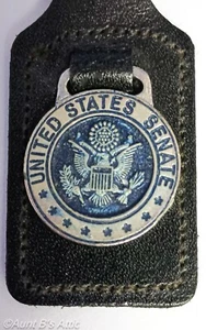 Vintage Schlüsselanhänger Silber/Blau Metall USA Senat auf schwarzem Leder 3" x 1,25" - Bild 1 von 4