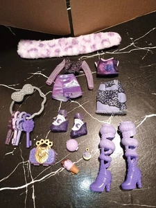 Monster High Skulltimate Secrets Fearidescent Clawdeen Clothing Keys & Access. - Picture 1 of 3