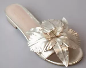 CECELIA NEW YORK Lila Hibiskus Blume Leder Slidesandale in Gold Gr. 6 Neu - Bild 1 von 10