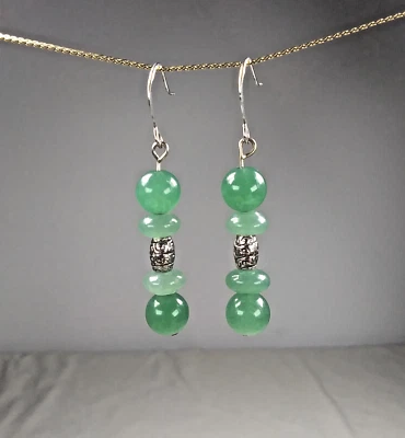 Pendientes colgantes de cuentas de jade verde pendientes franceses de plata 4 cuentas de jade por pendiente Foto 1 de 3