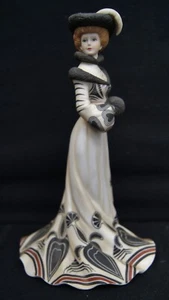 Estatuilla de porcelana LENOX 8,75" Tea At The Ritz con caja original JAPÓN - Imagen 1 de 6