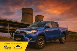 Toyota Hilux INVINCIBLE 4WD D-4D DCB - Picture 1 of 24