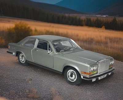 ROLLS ROYCE CAMARGUE - BURAGO DIE CAST 1:22 SILVER - Image 1 of 4