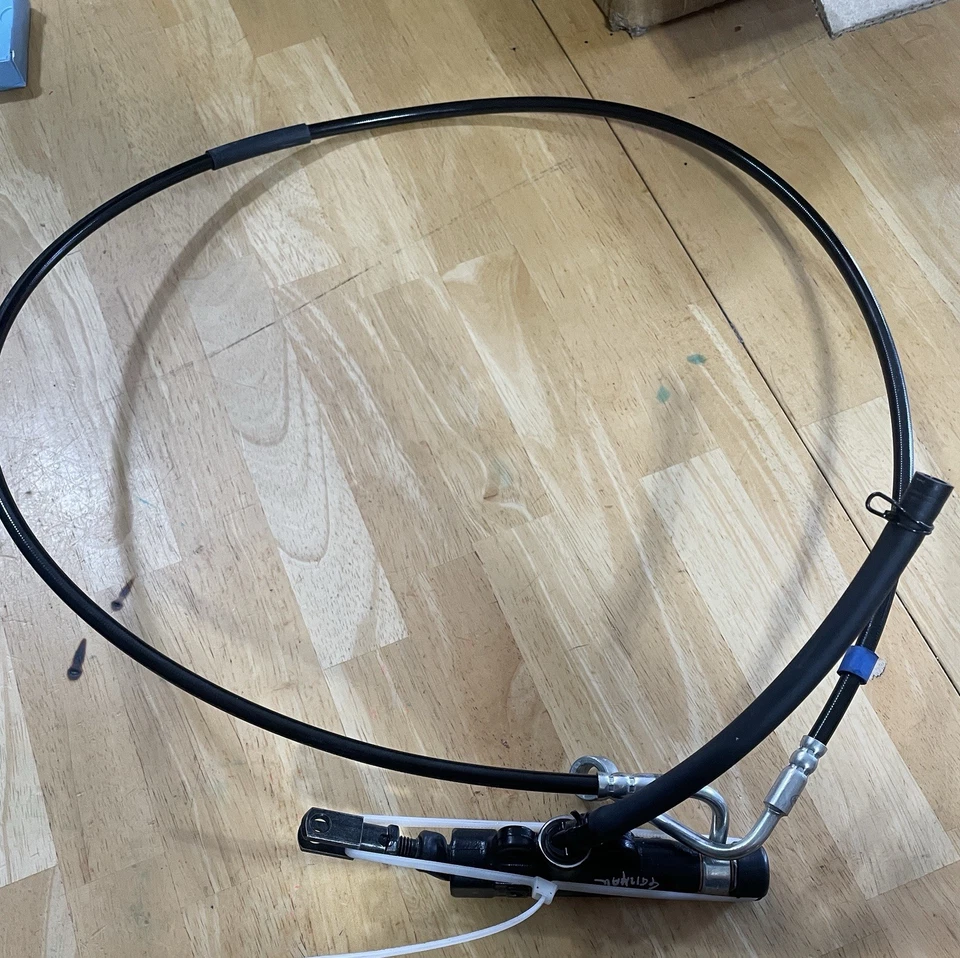 Cilindro mestre de freio traseiro Triumph Speed 400 TA131804 - Imagem 1 de 1