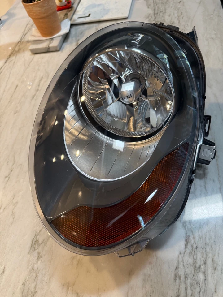 Faro izquierdo MINI COOPER 2014-2017 OEM 90046751 Foto 1 de 4