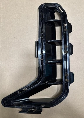 2024 2025 BMW X6 G06 FRONT LEFT LOWER GRILL GRILLE VENT 5111 8085661 105034 OEM - Image 1 of 4