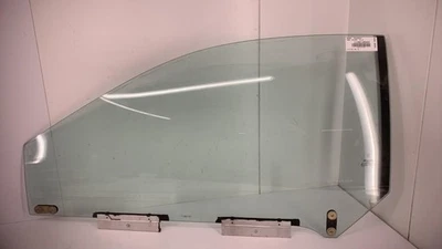 Vitre avant gauche PEUGEOT 406 COUPE 920189 - Photo 1/4