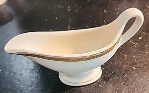 VINTAGE SYRACUSE CHINA "OLD IVORY" PATTERN GOLD TRIM CREAMER - Picture 1 of 8