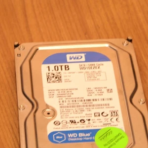Western Digital Blue 1 TB SATA 3,5 pulgadas WD10EZEX - Imagen 1 de 2
