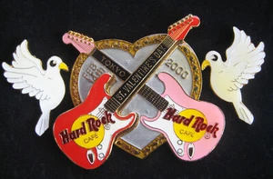 TOKYO VALENTINE'S DAY PEACE DOVES GUITAR PUZZLE SET 2000 Hard Rock Cafe 4 PINS - Picture 1 of 1