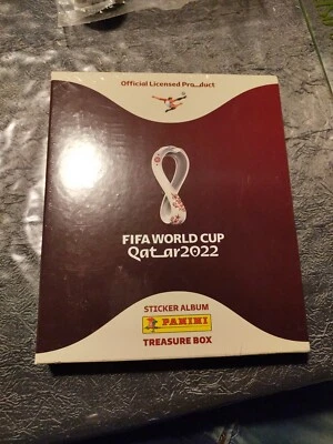 PANINI FOOT COFFRET FIFA WORLD CUP QATAR 2022 TREASURE BOX  CARTONNÉE NEUF - Photo 1/2