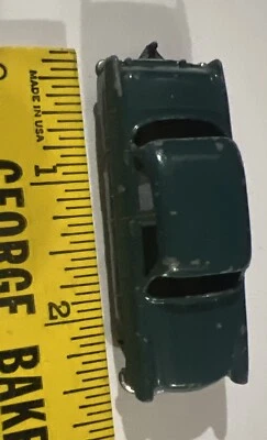 Sedán Ford Zodiac vintage verde oscuro 33A hecho en Inglaterra por Lesney Foto 1 de 4