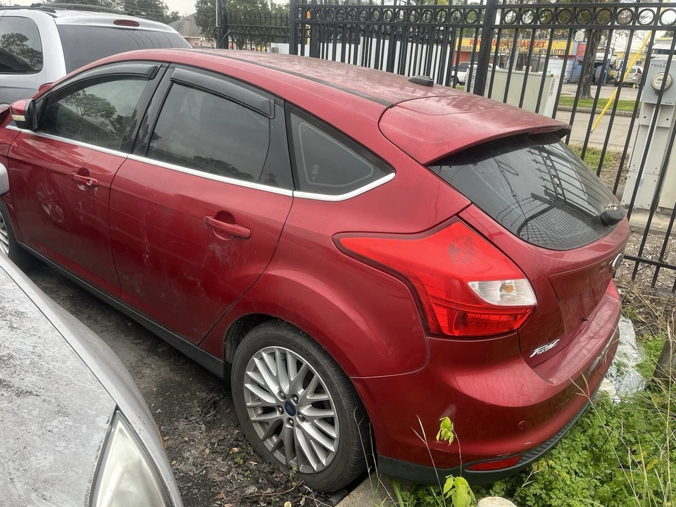 2012 Ford Focus SLE - Image 1 of 4