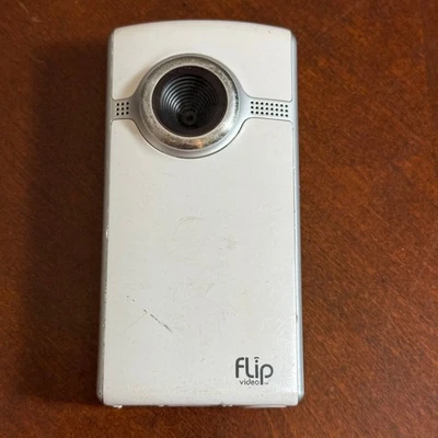 Cisco Flip Video UltraHD White Pocket Camcorder – 8GB – Not Tested - Image 1 of 4