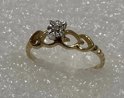 Vintage 10k Solid Yellow Gold Pierced Heart Diamond Accent Band Ring SIZE 6.25 - Image 1 of 4