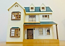 Sylvanian Families House on the Hill Oakwood Manor