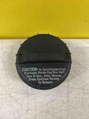 1989-2004 LAND ROVER DISCOVERY PETROL / DIESEL FUEL CAP - Image 1 of 4