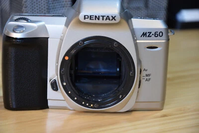 Pentax MZ-60 enfoque automático cuarzo fecha 35 mm película SLR cuerpo de cámara para lentes F FA AF Foto 1 de 4