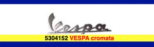 5304152 Targhetta Logo Emblema CROMATO per Vespa - Foto 1 di 1