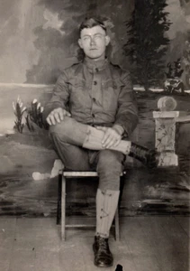 WWI Armee Soldat Studio Echt Foto Postkarte - Bild 1 von 3