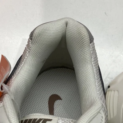 (W) Tenis Nike Initiator Phantom Light Bone Foto 1 de 3