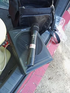 Hisonic Portable Speaker System HS-120B-HL - with Microphones And Cords - Tested - Picture 1 of 2
