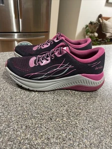 7007 Dansko Womens Pace Mesh Black/Berry Walking Shoes Size 8 Gently Worn - Picture 1 of 11