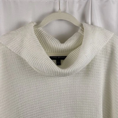 Suéter tejido con borlas cuello capucha suelto blanco talla 26/28 Lane Bryant para mujer Foto 1 de 4