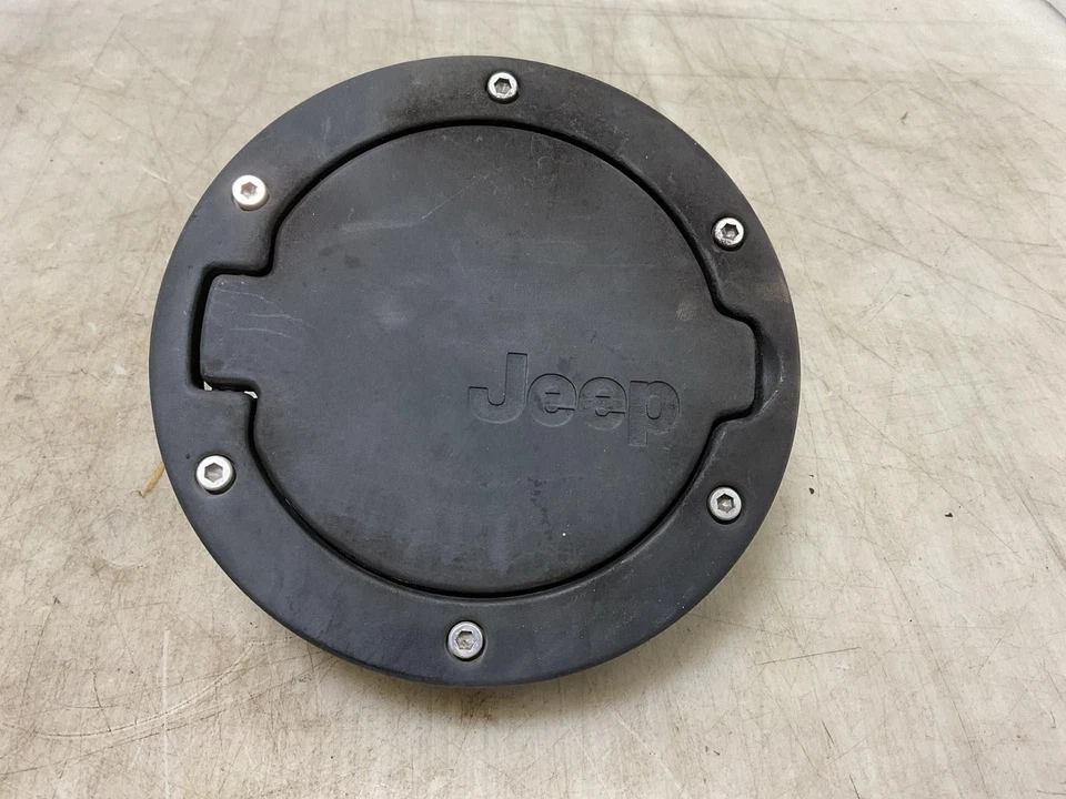 Jeep JK Wrangler puerta de llenado de combustible de gasolina negra 2011 2012 2013 2014 2015 2016 061451 Foto 1 de 4