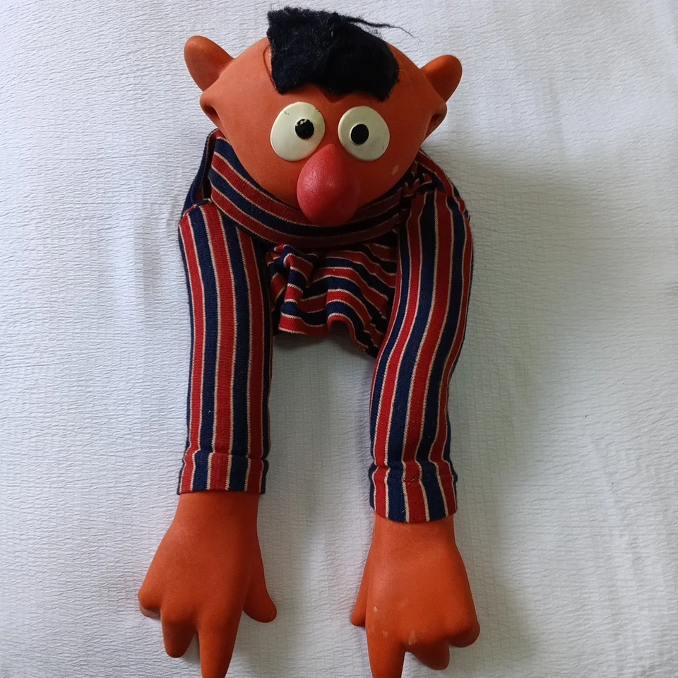 Marioneta de mano de Plaza Sésamo Ernie de colección años 70 Jim Henson Muppet juguete preescolar Foto 1 de 4