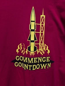 Cohete. Hombre.  Camiseta Talla M Rojo Amarillo Rosa Colina. Kansas - Imagen 1 de 5