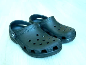 Crocs Classic Boys Rubber Clogs Black Size 3 / 36 - Picture 1 of 6