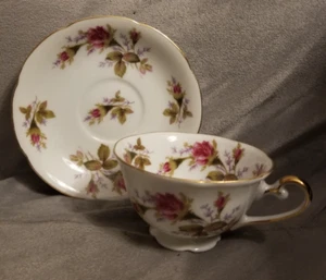 VTG Lefton China Hand Painted Teacup & Saucer Set Red /Pink Roses Gold Trim. - Picture 1 of 5
