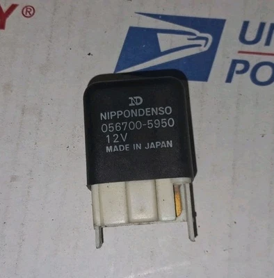 Interruptor de relé de faros Nippondenso Mazda RX7 1981 - 1985 056700-5950 Foto 1 de 3