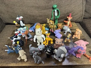 Lote Mixto de Juguetes Vintage - Personajes Aleatorios - 1998 y Posterior - Imagen 1 de 24