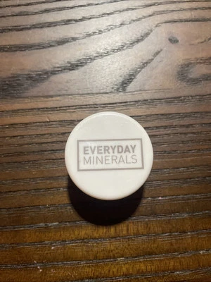 Rubor en polvo suelto Everyday Minerals tono “pastel corto” 2,5 gramos Foto 1 de 2