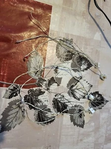 6 anciens éclairage 3.5V avec ou sans prise dont 1 rouge pour maison de poupées - Photo 1/12