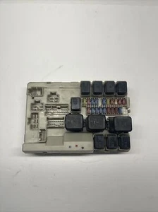 2005 - 2006 Nissan Altima 2.5L AT Fuse Box Inside OEM   284B78J020  " 4 " - Picture 1 of 5