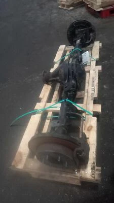 Conjunto de eje trasero usado se adapta a: Nissan Titan Platinum 2018 grado trasero de reserva Foto 1 de 4