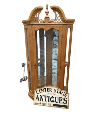 65091 Armario de curiosidades esquina roble con estantes de cristal placa (BN 05) Foto 1 de 4