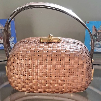Vintage Rodo Italy natural brown oblong oval basket weave purse patent straps - Image 1 of 4