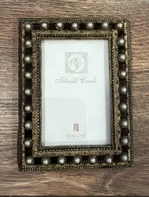 Precioso marco de fotos Island Creek de colección para 2" X 3" forrado con perlas Foto 1 de 2