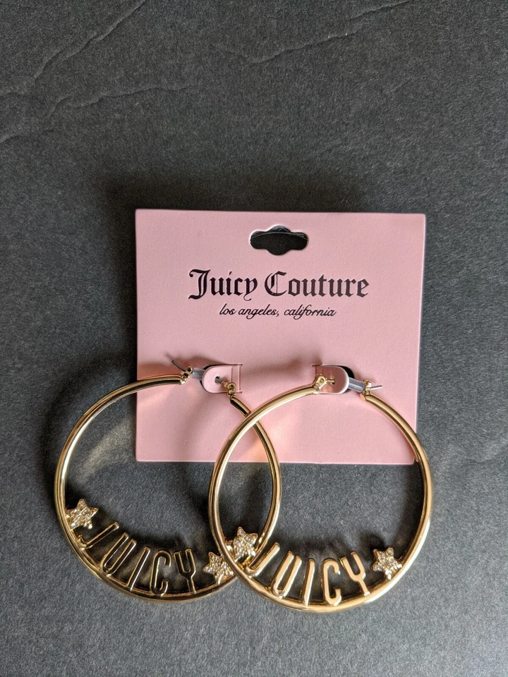 Pendientes Juicy Couture Tono Dorado Aro Redondo Estrás Jugoso Logo Nuevo con Etiquetas 2" de ancho Foto 1 de 1