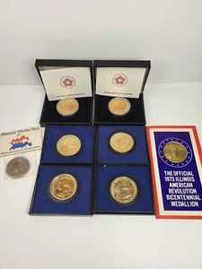 Lote de 8 medallas del Bicentenario Nacional - Imagen 1 de 16