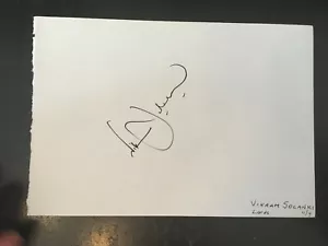 VIKRAM SOLANKI - PROFESSIONAL CRICKET PLAYER - SIGNED ALBUM PAGE - Picture 1 of 1